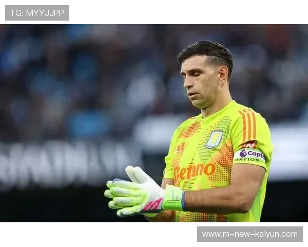 维拉依赖门将马丁内斯长传 快速通过中场打法效率存疑